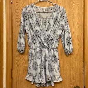 Sage Brand Light Blue Floral Romper, Sz M